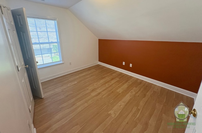 Building Photo - 199 Woodlark St