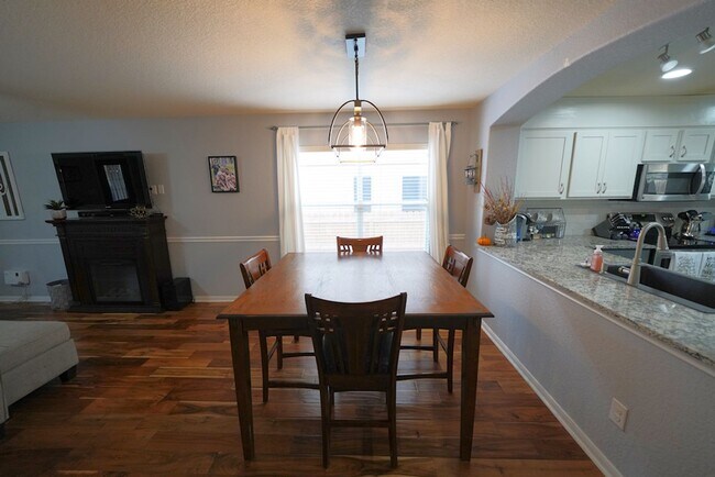 Building Photo - Gorgeous 5 Bedroom Rental in Cibolo! Realtor Commmission: $400