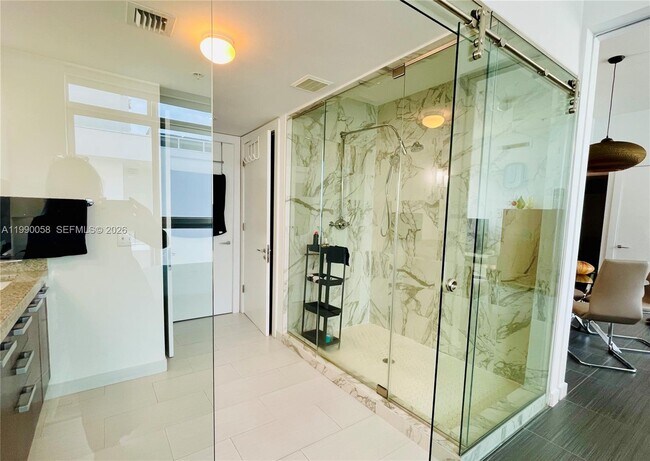 Building Photo - 720 NE 62nd St