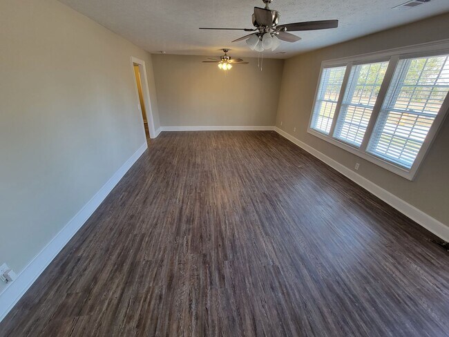 Building Photo - 4137 US-301