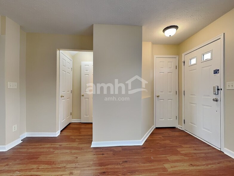 Building Photo - 3188 Summitrun Drive
