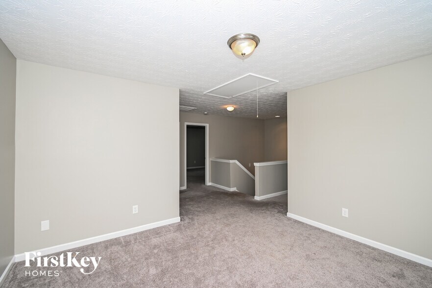 Building Photo - 135 Parkmont Ct