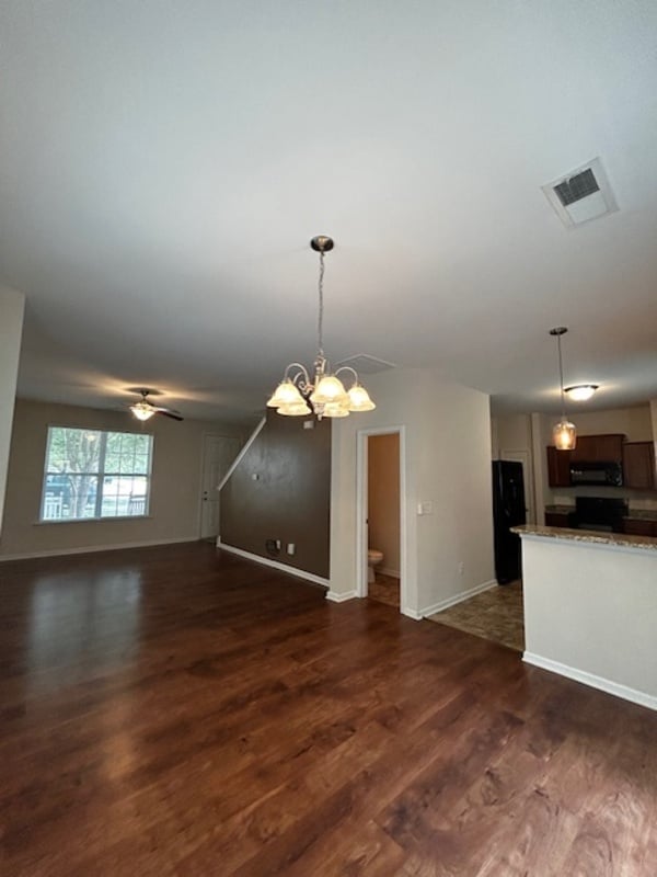 Building Photo - 257 Chesterton Dr