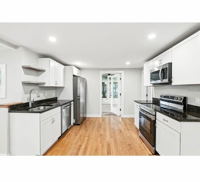 Building Photo - 45B Warner St