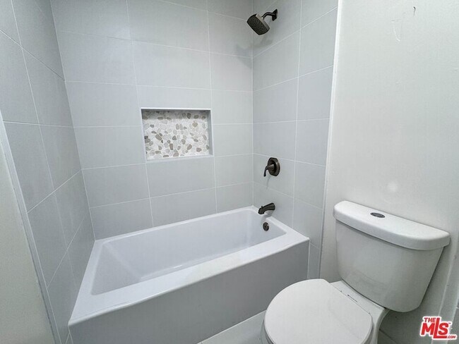 Building Photo - 2863 Carmar Way