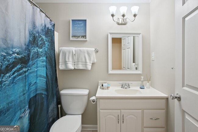 Building Photo - 102 Hickory Dr