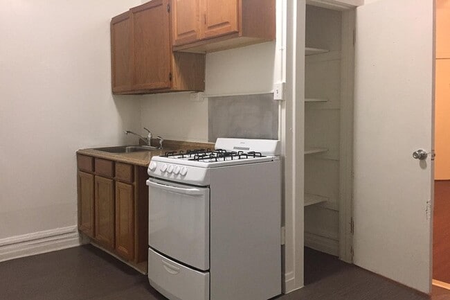 Floorplan - 5405-5407 S. Woodlawn Avenue