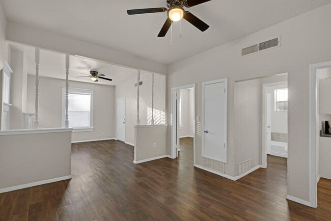 Building Photo - 408 Nino Aguilera St