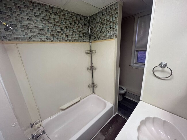 Building Photo - 157 6th Ave