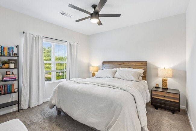 Building Photo - 140 Jackson Alan Dr