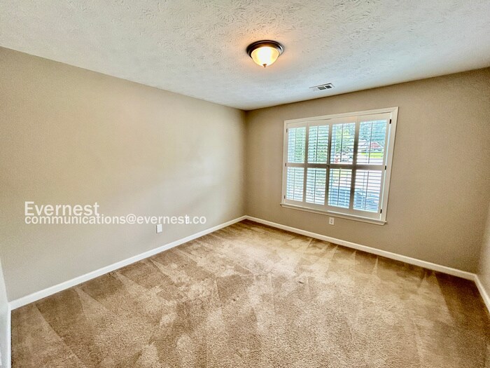 Building Photo - 715 Welford Rd NW