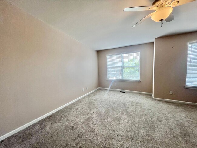 Building Photo - Charming 3BD, 2.5BA Raleigh Townhome with ...