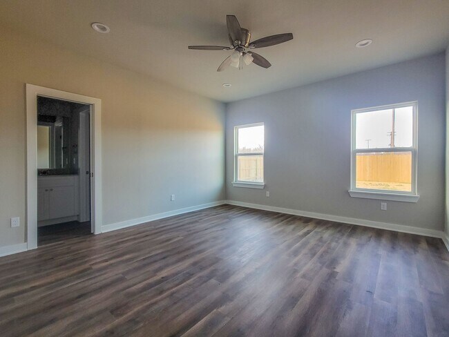 Building Photo - Beautiful 3 Bedroom 2 Bath Home!!