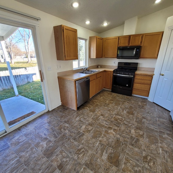 Building Photo - 1300 Florida Ln