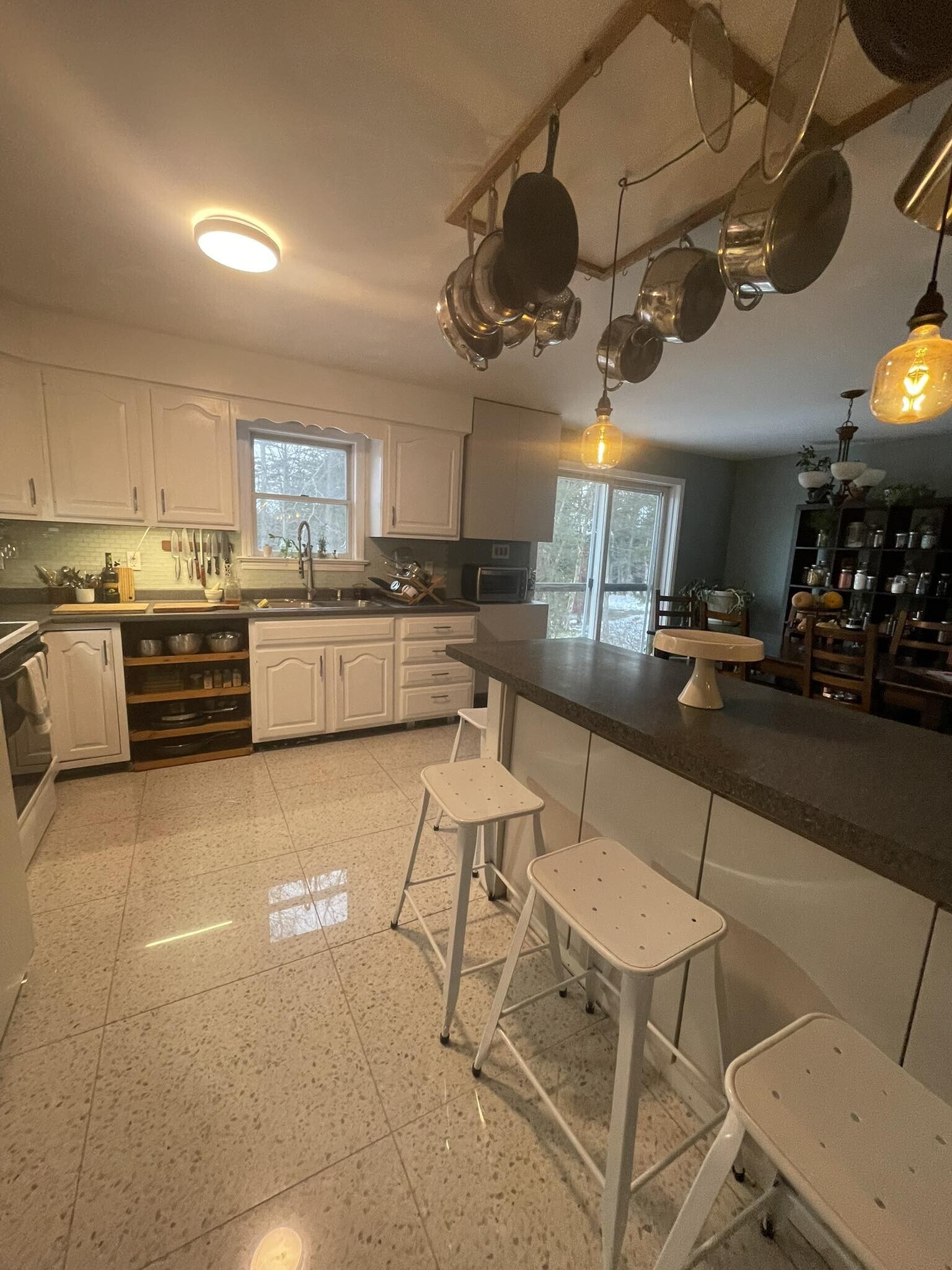 Building Photo - 16 Bonticou View Dr