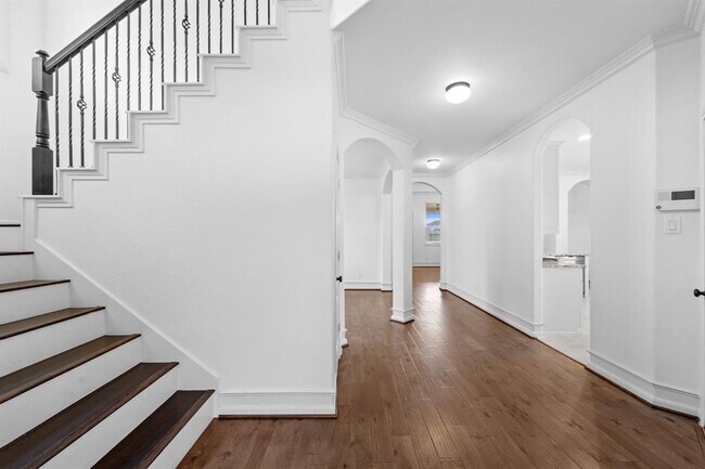 Building Photo - 16746 Highland Country Dr