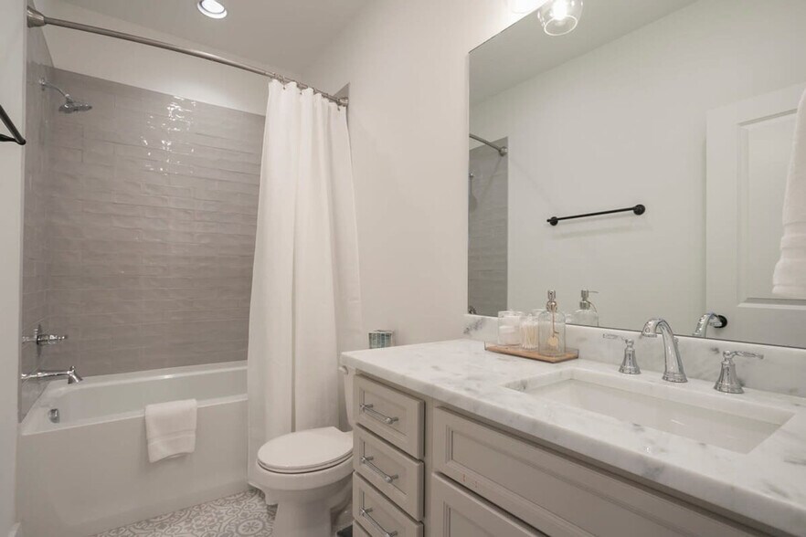 Building Photo - 106 Walnut Hill Dr