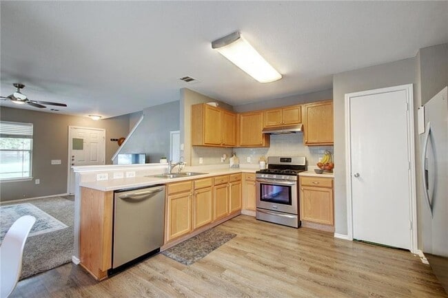 Building Photo - 13905 Briarcreek Loop