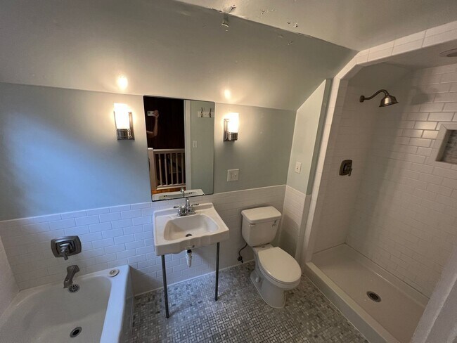 Building Photo - 453 Scott St