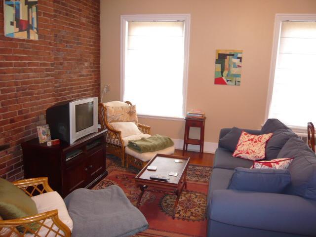 Building Photo - 435 Hanover St