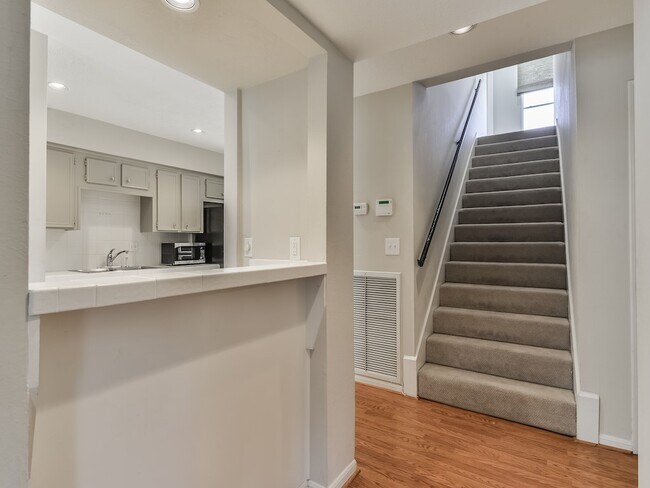 Building Photo - 9406 Bassoon Dr