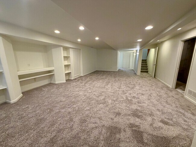 Building Photo - 3302 68th Ave Ct