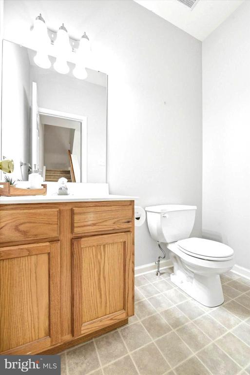 Building Photo - 248 Roosevelt Ave