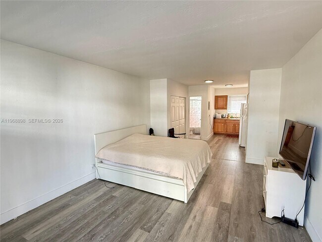 Building Photo - 158 Ocean Dr