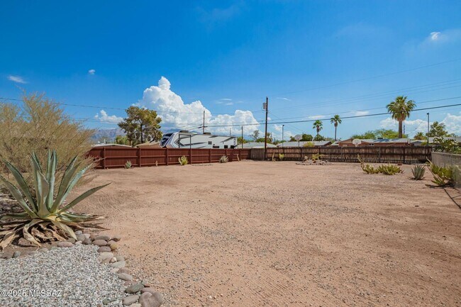 Building Photo - Charming 3bed/2 bath home located in the heart of Tucson, just minutes from the University of Ari...