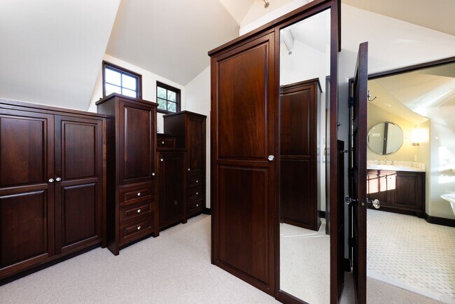 Building Photo - Delightful Private 3BR/4.5BA + Office Home in Del Mar