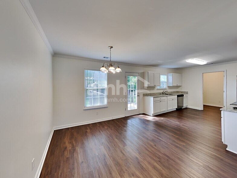 Building Photo - 4204 Birch Dr