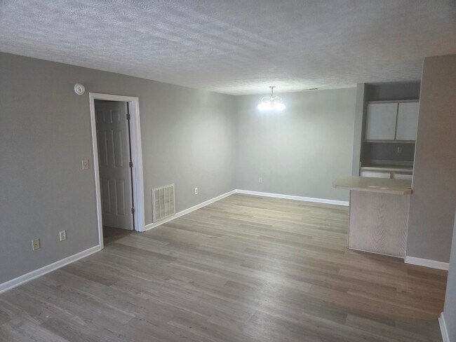 Building Photo - 450 Dabney Dr