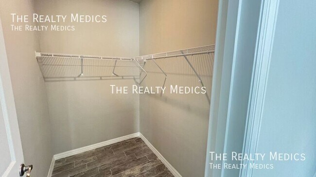 Building Photo - 1138 Kareena St NW