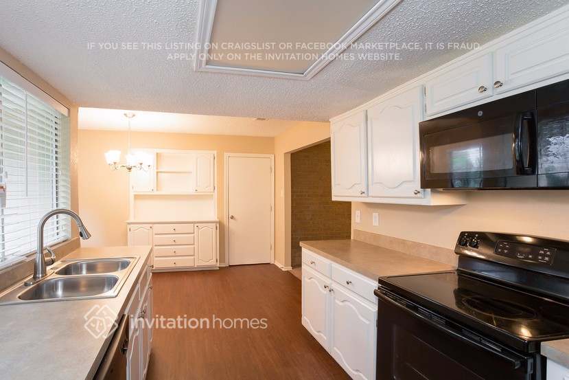 Building Photo - 6616 Braddock Pl