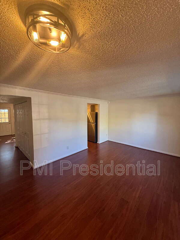 Building Photo - 9904 Whitney Cir