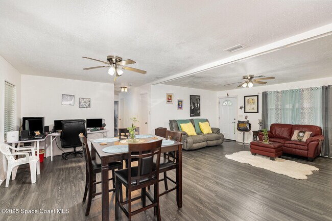 Building Photo - 1707 N Eden Cir