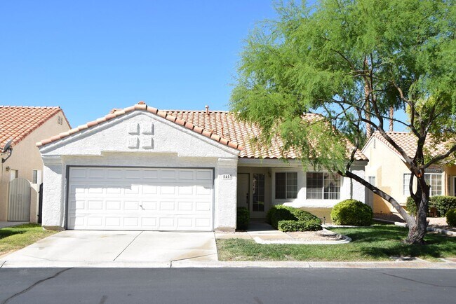 Primary Photo - BEAUTIFUL NORTHWEST PROPERTY NEAR DINING A...
