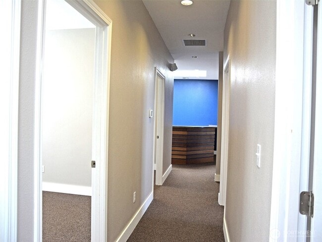Building Photo - 576 N 5th Ave