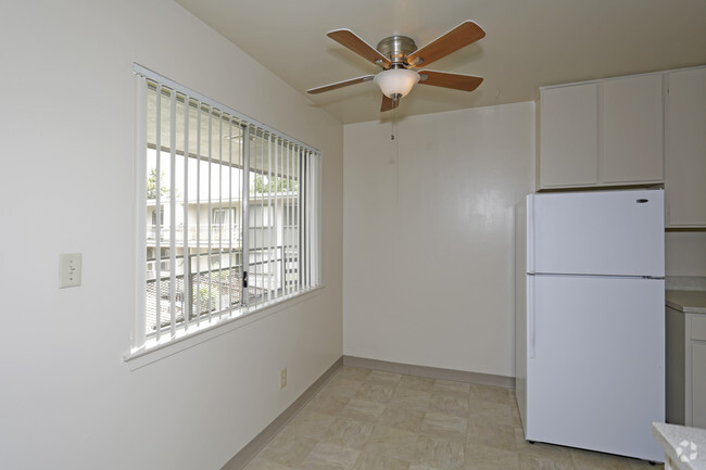 Interior Photo - Shelfield Apartments