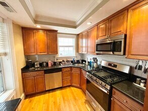 Building Photo - 27-29-29 Telegraph St