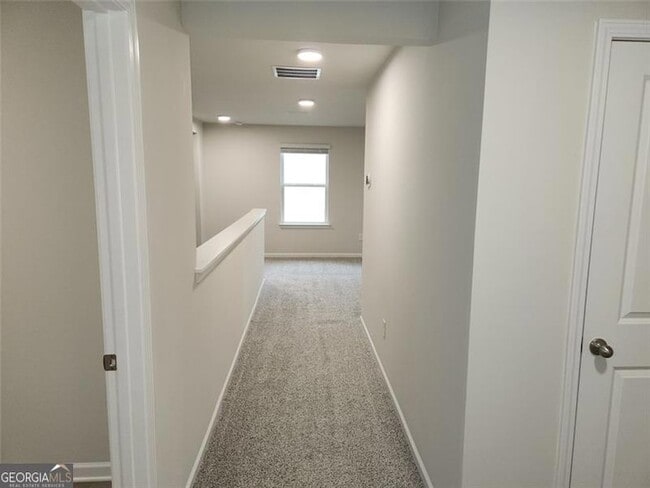 Building Photo - 235 Vly Oak Dr