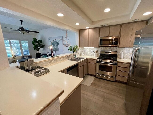 Building Photo - 41539 Woodhaven Dr W