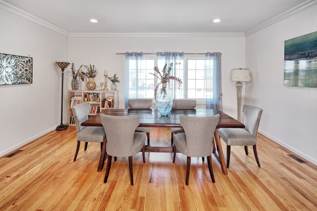 Building Photo - 288 County Rd