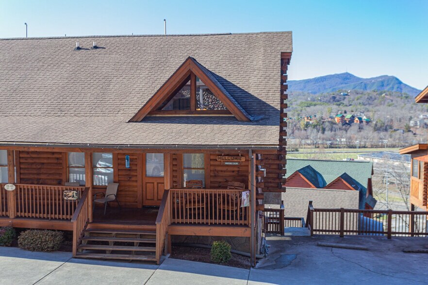 Building Photo - 415 Big Bear Wy