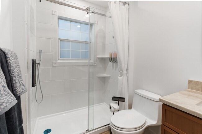 Building Photo - 1821 Jackson Bluff Rd