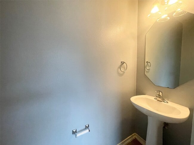 Building Photo - 16854 Carrollton Creek Ln