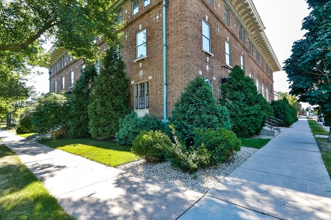 Building Photo - The Clubhouse