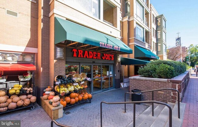 Building Photo - 955 26th St NW