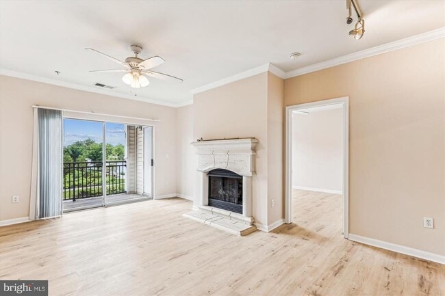Building Photo - 12941 Centre Park Cir