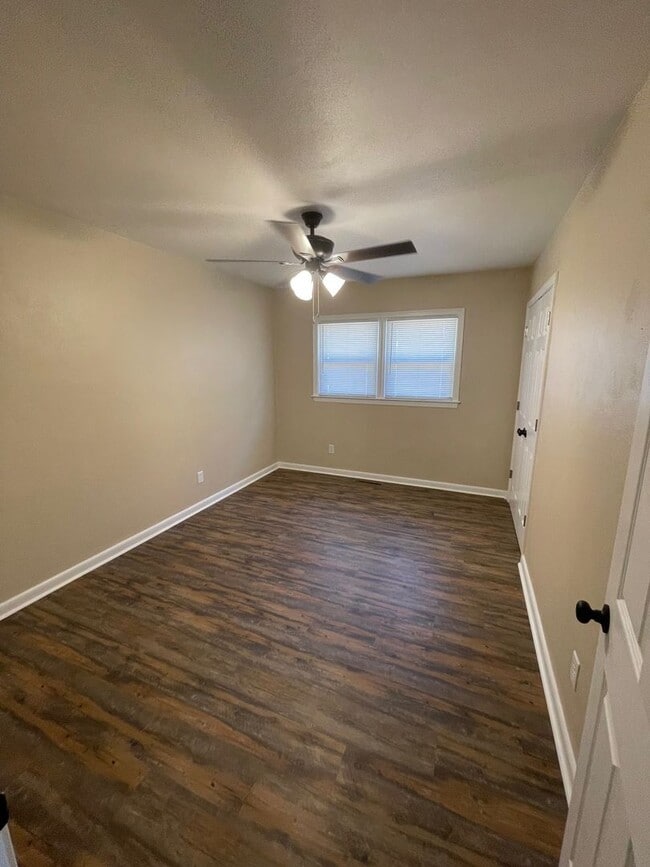 Building Photo - 713 W Martin St